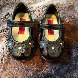 Rachel Kids Glossy Black Floral Mary Jane Shoes